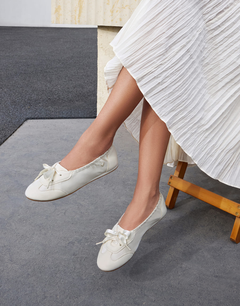 Round-Toe Satin Sneakerina (Yanka), LIGHT GOLD, EU37 | VIVAIA