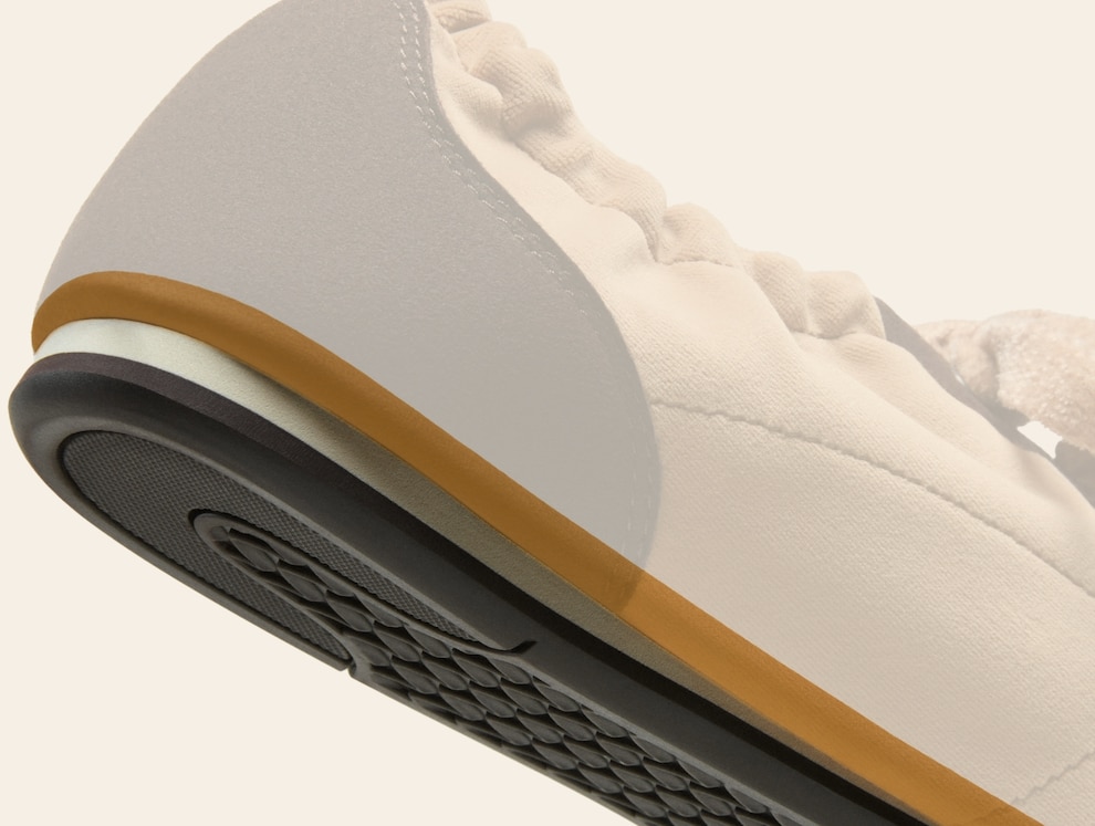 Yancy triple-sole detail for city walks