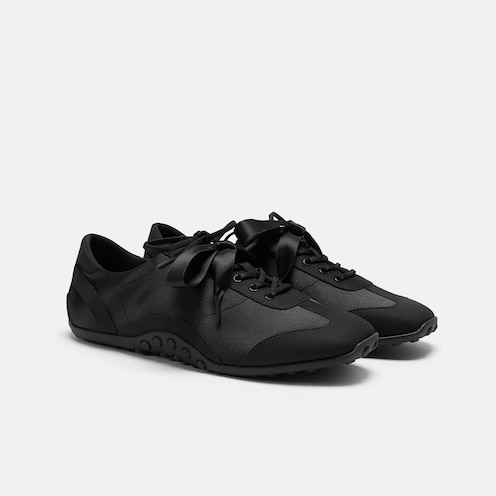 Onyx satin Carol Sneakerina