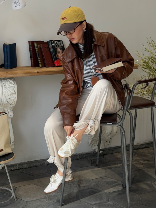 Cafe stop outfit with white Carol Sneakerinas