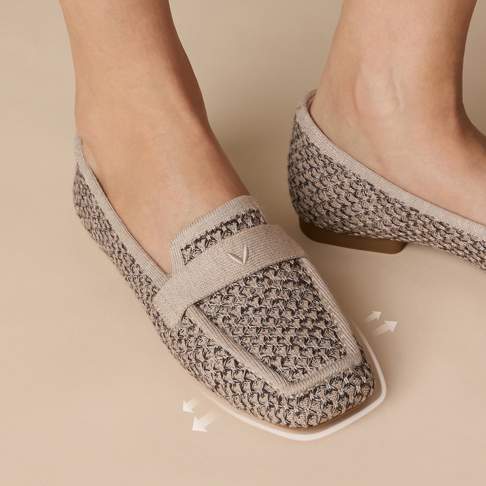 Square-toe loafer with room around the toes