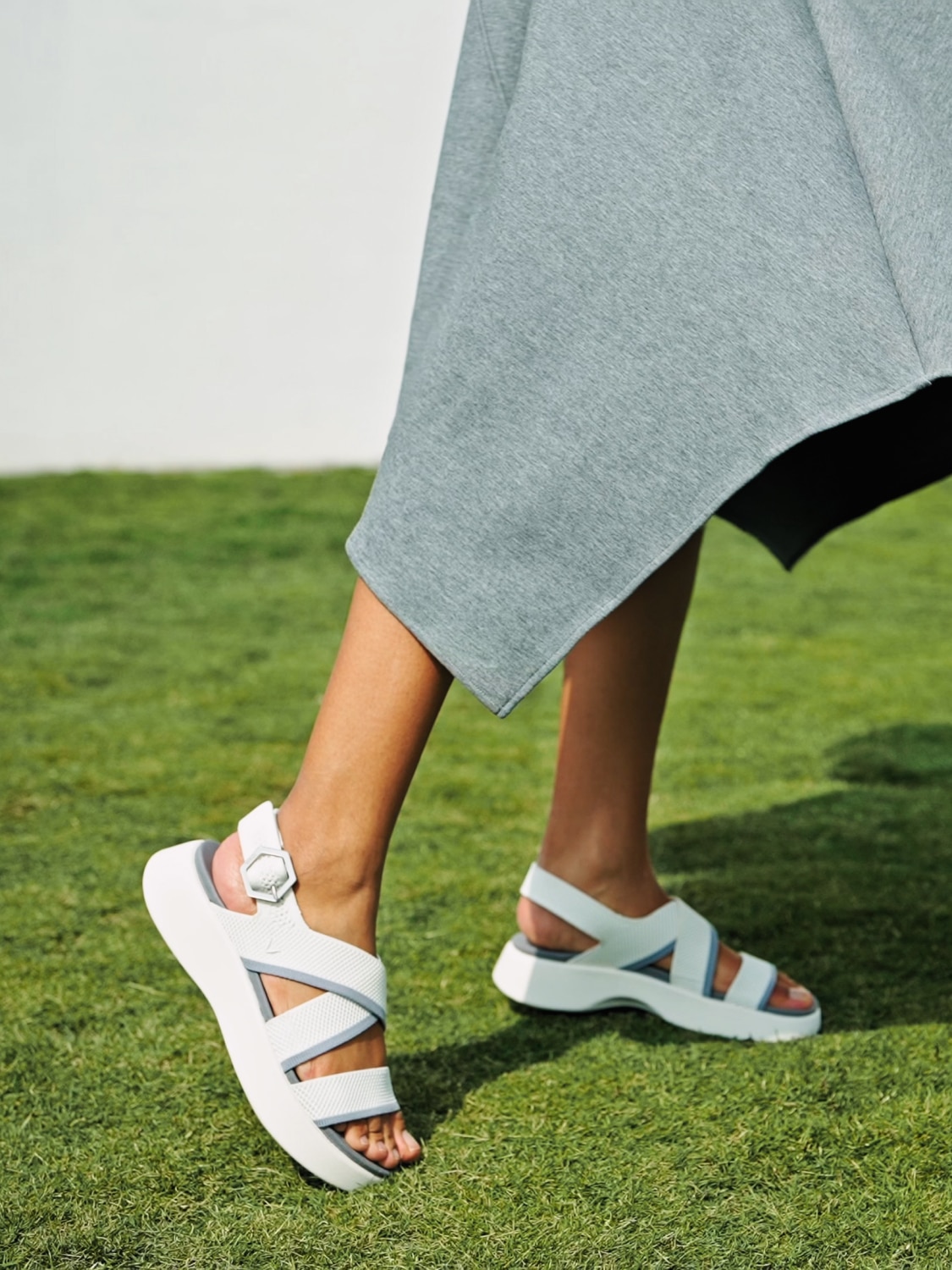 VIVAIA サンダル サイズ36 Rich Gray 美品 VIVAIA サンダル サイズ36 Rich Gray 美品 - メルカリ