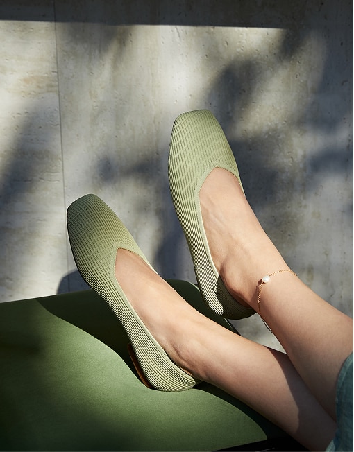 Square-Toe V-Cut Flats (Margot 2.0), Cream Ivory & Black