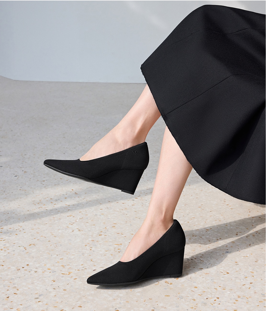 Deborah] Pointed toe Stress-Free Wedge Heels – VIVAIA JAPAN