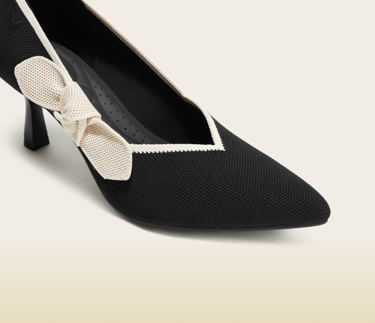 VIVAIA ベージュリボンポインテッドトゥパンプス　36 Azura] ポインテッドトゥ リボン付き フラット – VIVAIA JAPAN