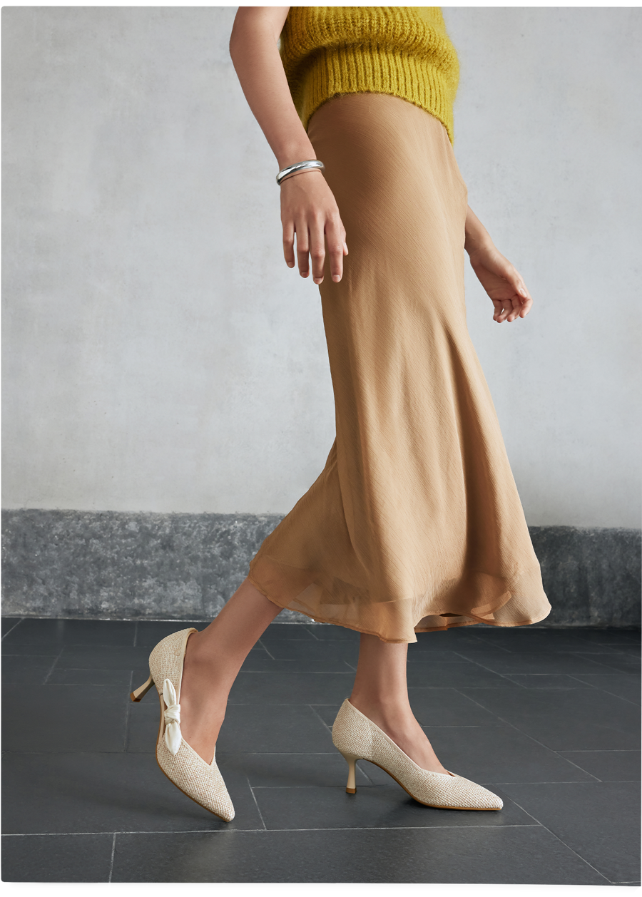 Ashley] ポインテッドトゥ リボン付き キトゥンヒール – VIVAIA