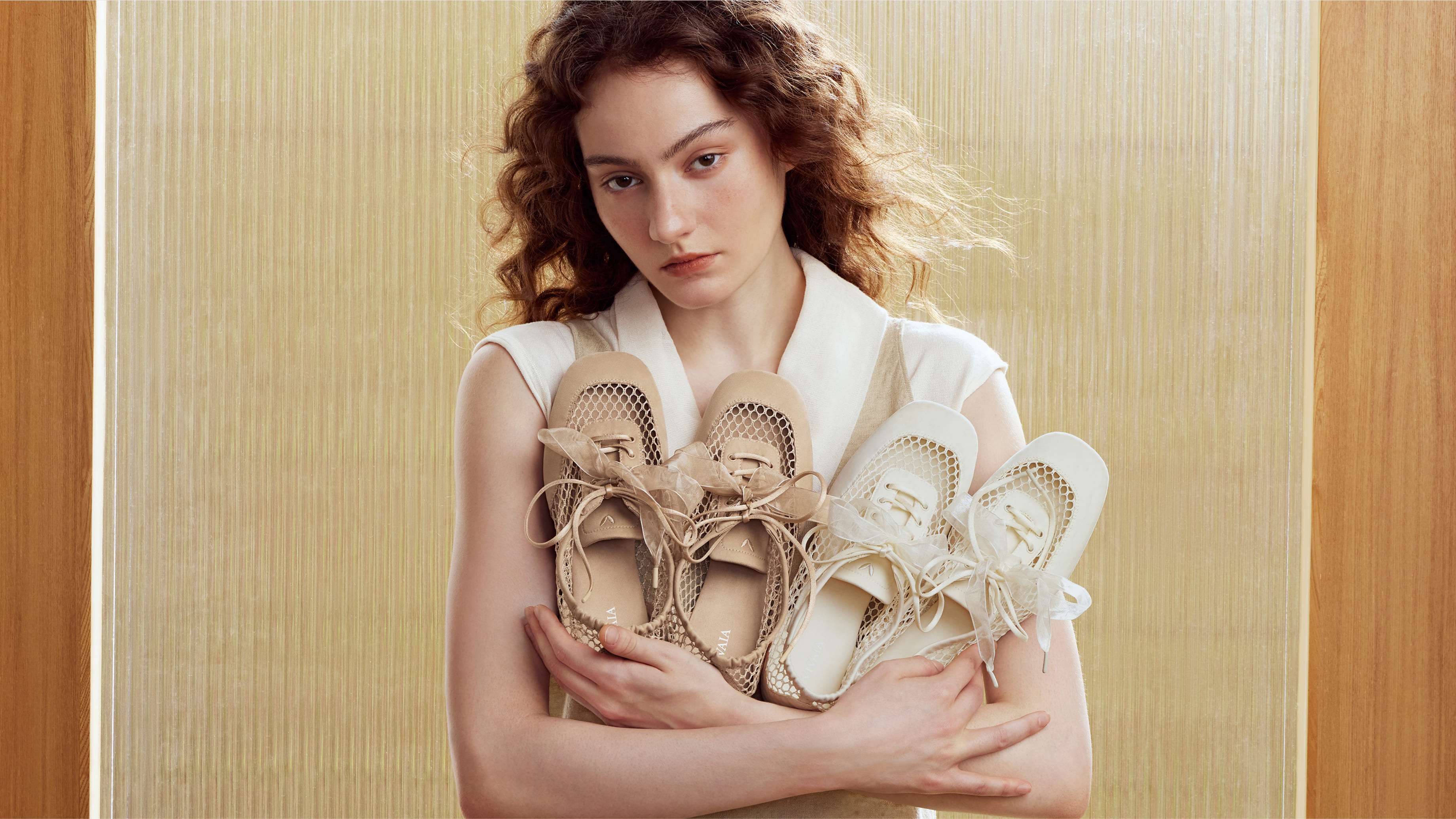 Cristina] レースアップ サテン スニーカーリーナ – VIVAIA JAPAN