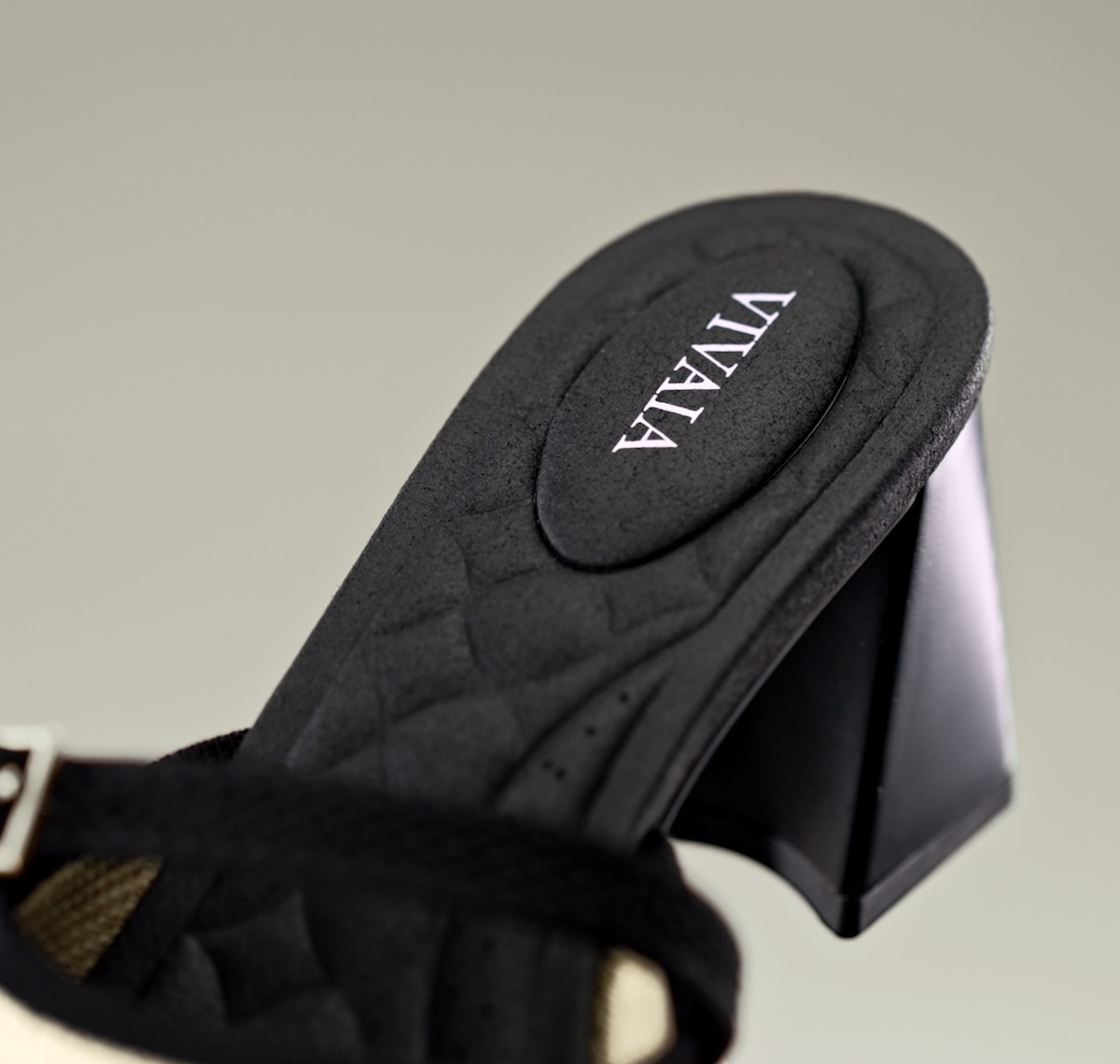 Ava] AdaptAll™ スクエアトゥ サンダル – VIVAIA JAPAN