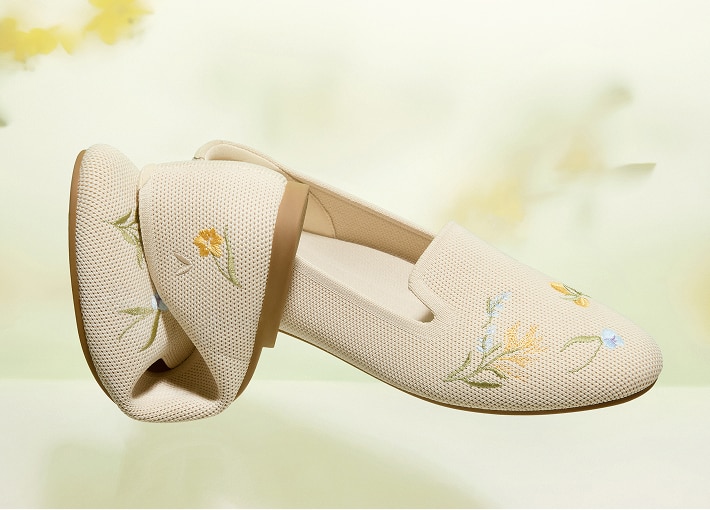 Healing Garden | Round-Toe Embroidered Loafers (Audrey), PALE