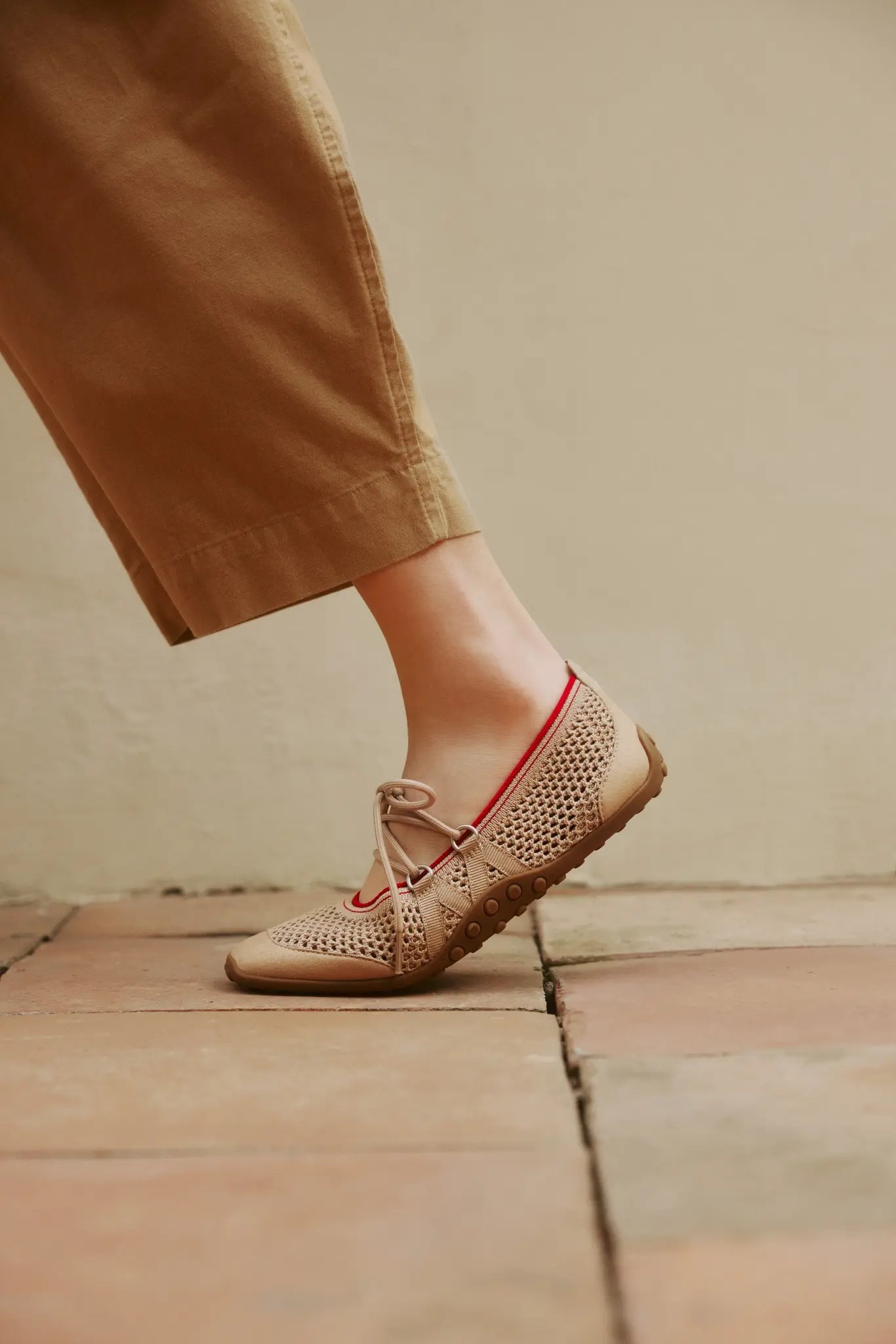 Suede-like integrated insole