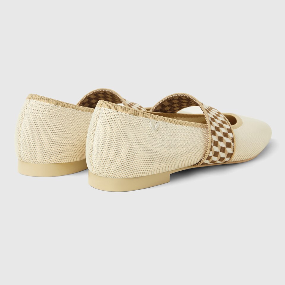 Bona Pointy Flats in Coral Orange | Women's Sustainable and Stylish Shoes | VIVAIA