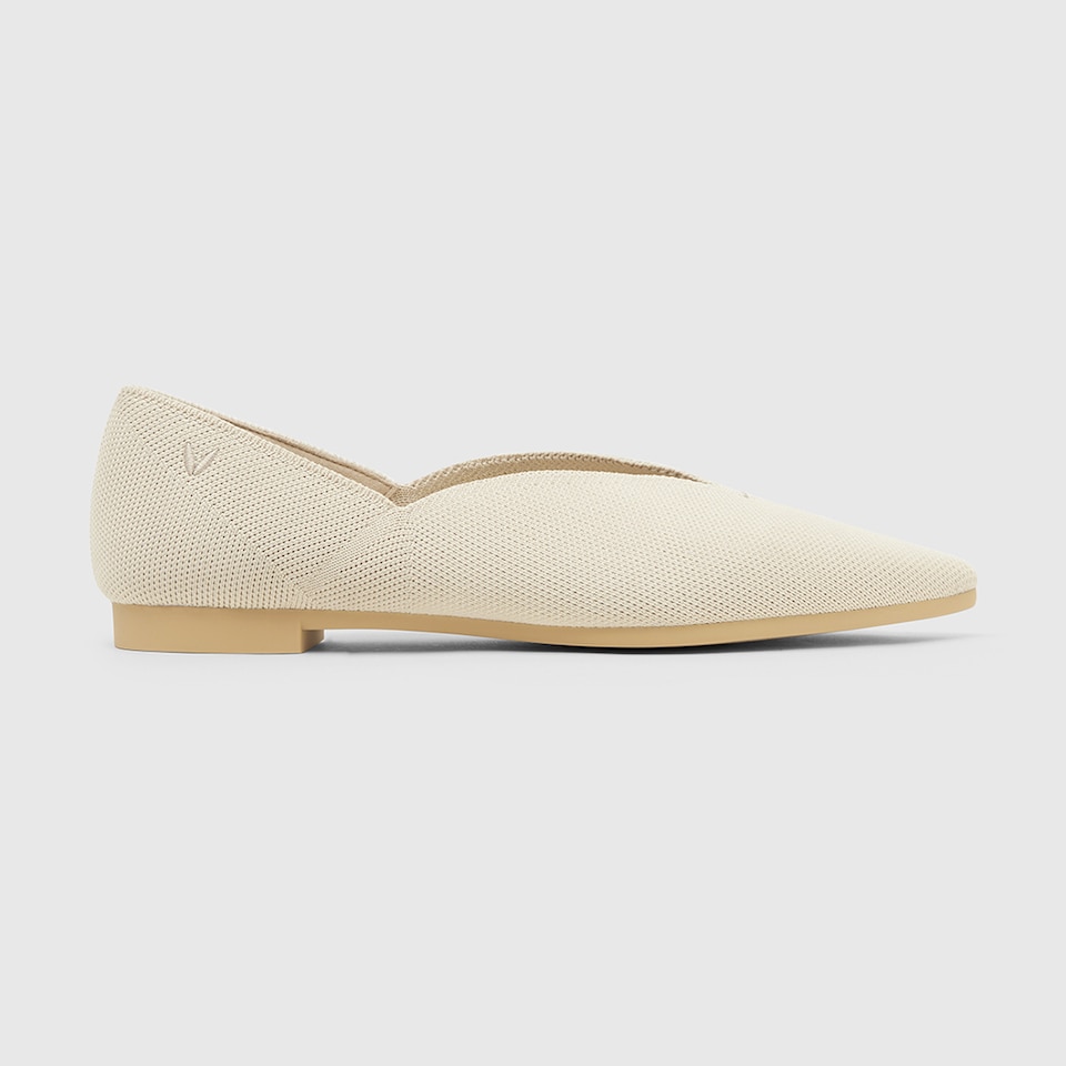 Varun Pointy Flats in Cream Ivory | Women's Sustainable, Washable and Stylish Shoes | VIVAIA
