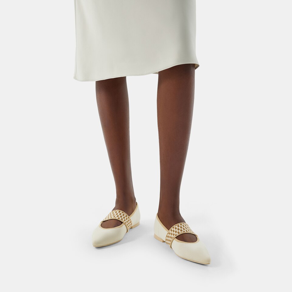 Bona Pointy Flats in Coral Orange | Women's Sustainable and Stylish Shoes | VIVAIA