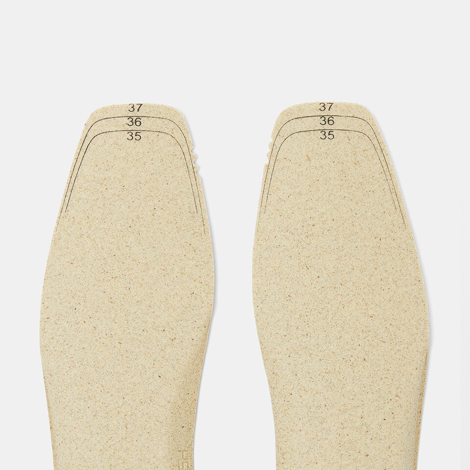 Breathable Square-toe Insoles in Cream Ivory | Accessories | VIVAIA