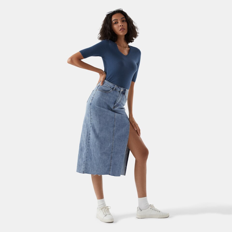 Paisley V-neck Top in Marine Blue | Women's Comfy Knitwears Made from Recycled Materials | VIVAIA