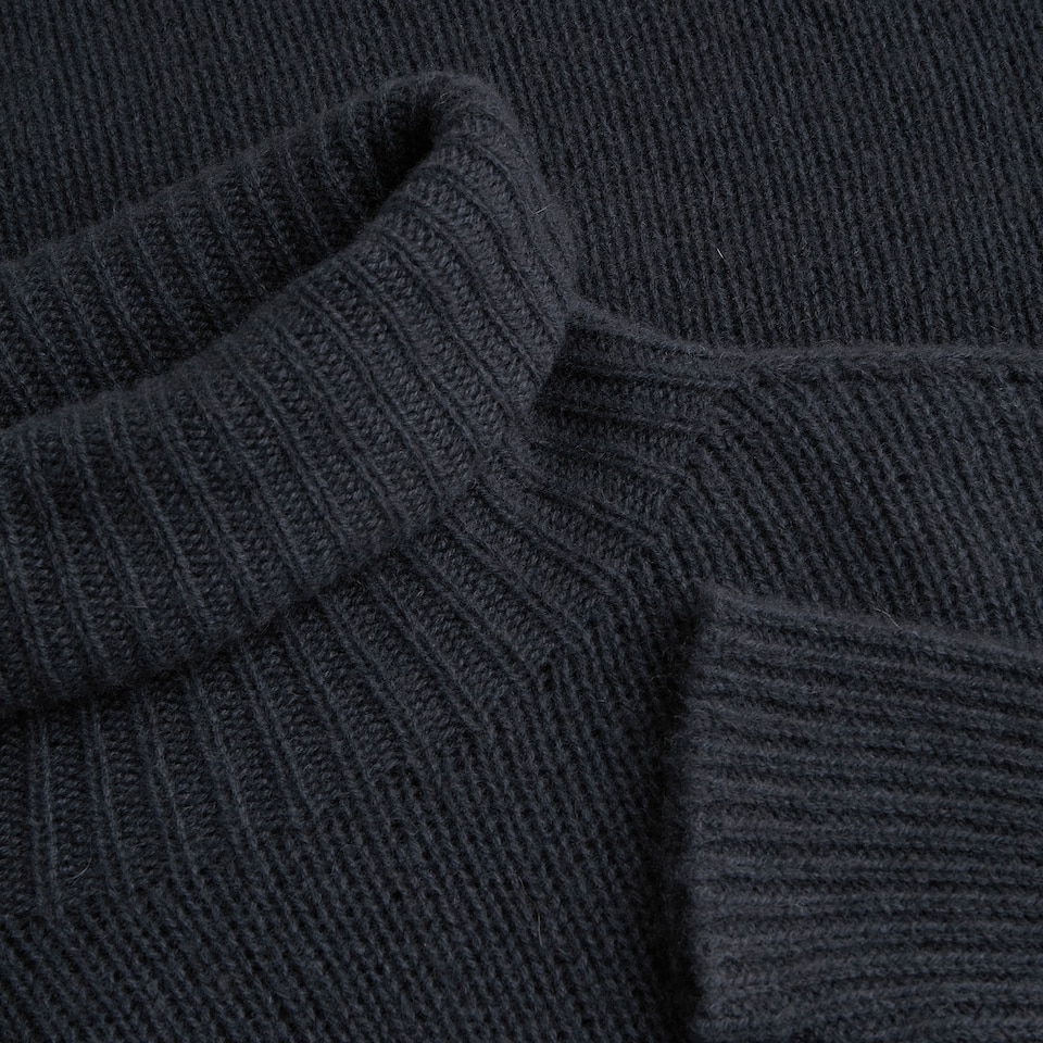 Jimena Cashmere Turtle Neck Sweater in Grey Blue | Women's 100% Organic Comfy Knitwears | VIVAIA