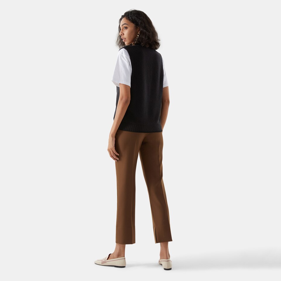 Samira Cashmere Vest in Solid Black | Women's 100% Organic Comfy Knitwears | VIVAIA