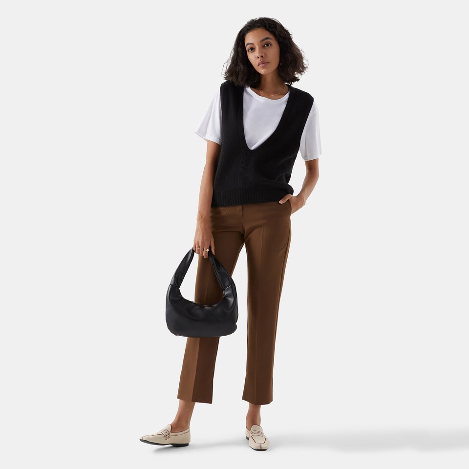 Samira Cashmere Vest in Solid Black | Women's 100% Organic Comfy Knitwears | VIVAIA
