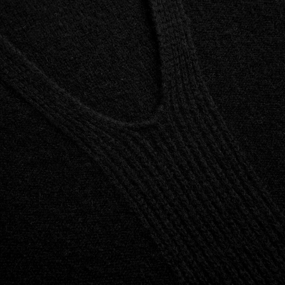 Samira Cashmere Vest in Solid Black | Women's 100% Organic Comfy Knitwears | VIVAIA