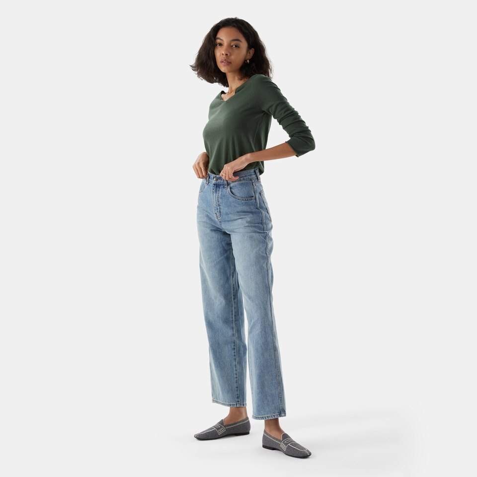 Tawny Cashmere V-neck Top in Grey Green | Women's Organic Recycled Comfy Knitwears | VIVAIA