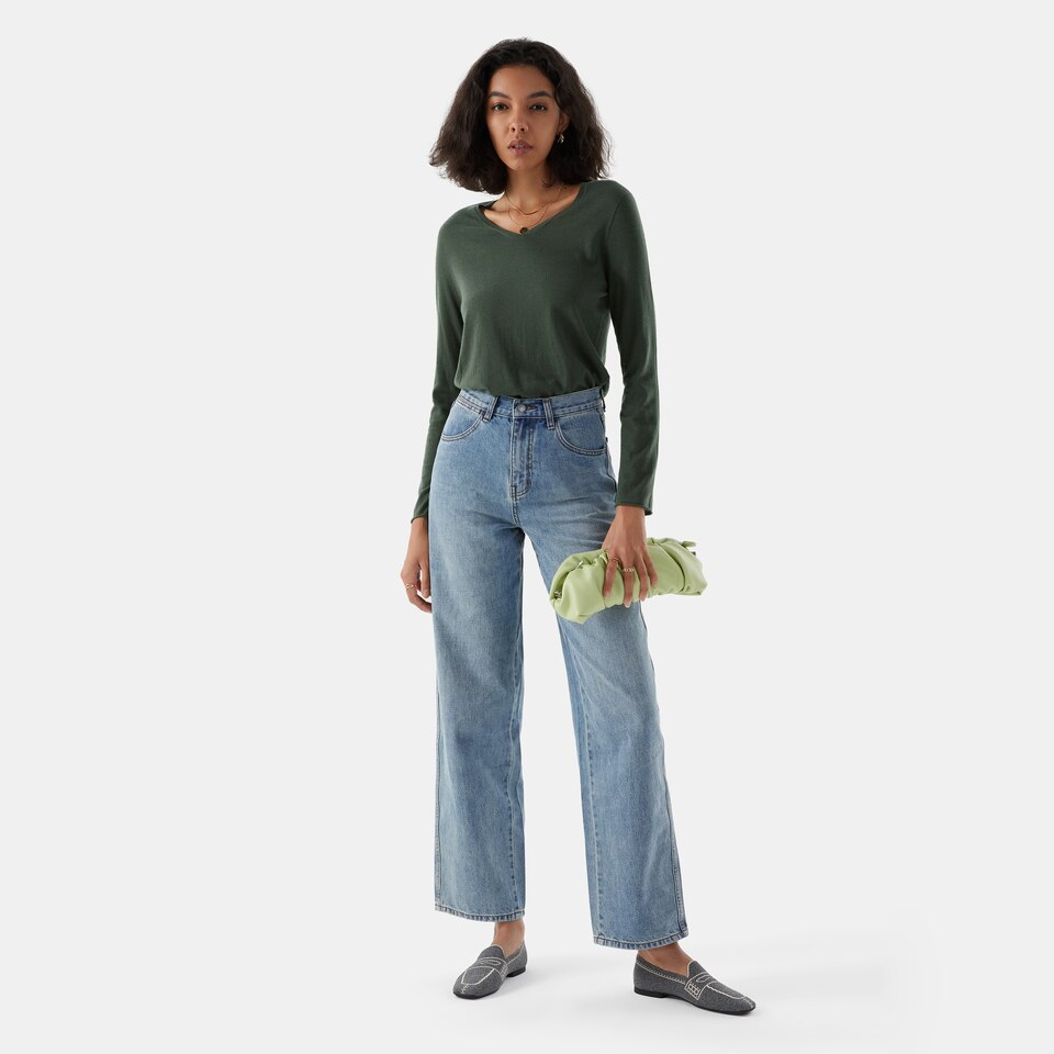Tawny Cashmere V-neck Top in Grey Green | Women's Organic Recycled Comfy Knitwears | VIVAIA
