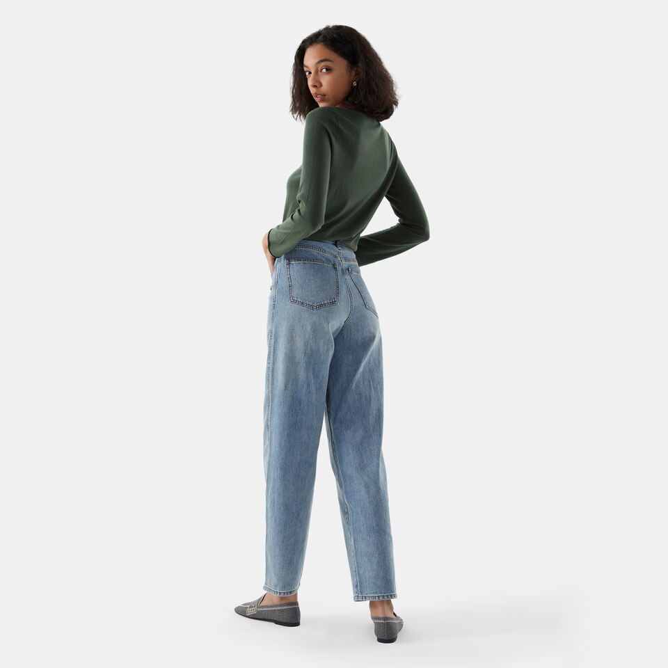 Tawny Cashmere V-neck Top in Grey Green | Women's Organic Recycled Comfy Knitwears | VIVAIA