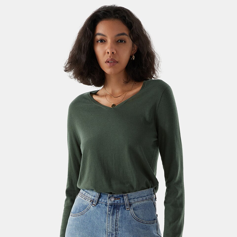 Tawny Cashmere V-neck Top in Grey Green | Women's Organic Recycled Comfy Knitwears | VIVAIA