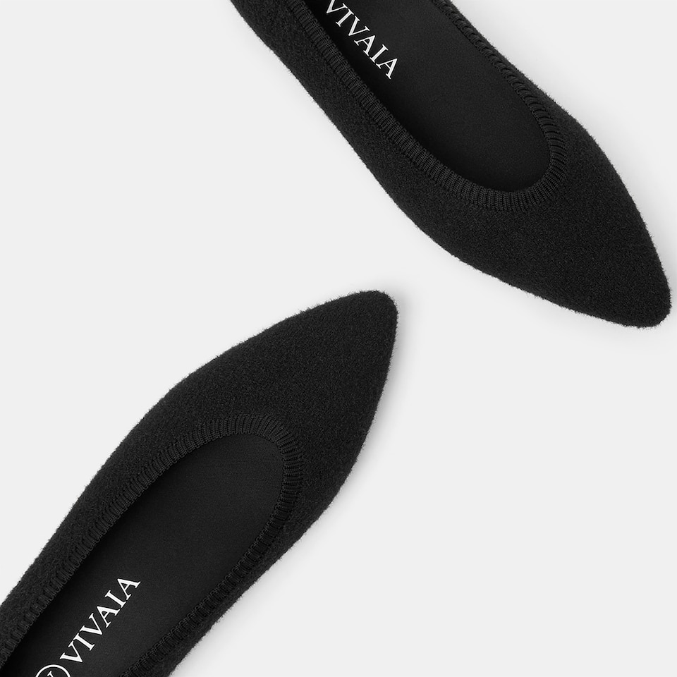 Aria Pointy Eco Fluffy Yarn Flats in Black-Sustainable & Washable | VIVAIA
