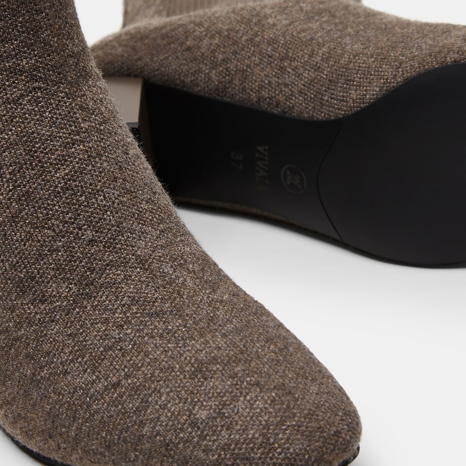 Gemma Square-toe Block Heel Wool Sustainable Boots in Deep Khaki | VIVAIA