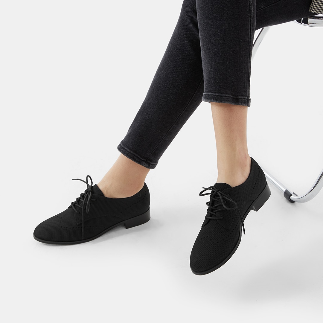 Victoria Round-toe Oxfoad Loafers in Black | Women's