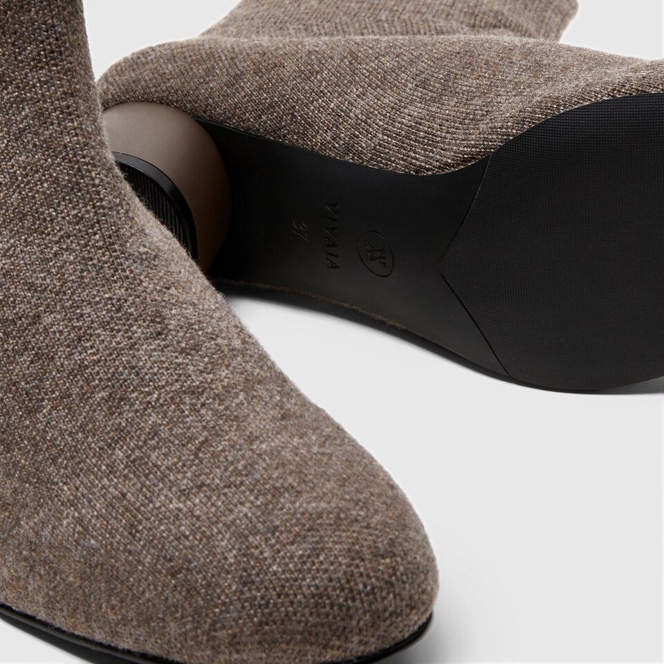 Zoe Wool Round-toe Boots in Tan Russet-Sustainable & Stylish | VIVAIA