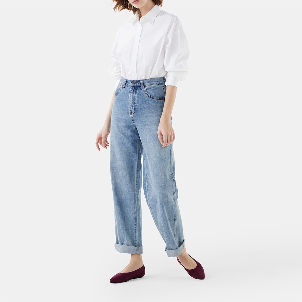 Aria Pointy Wool Flats in Garnet Red-Sustainable & Washable | VIVAIA