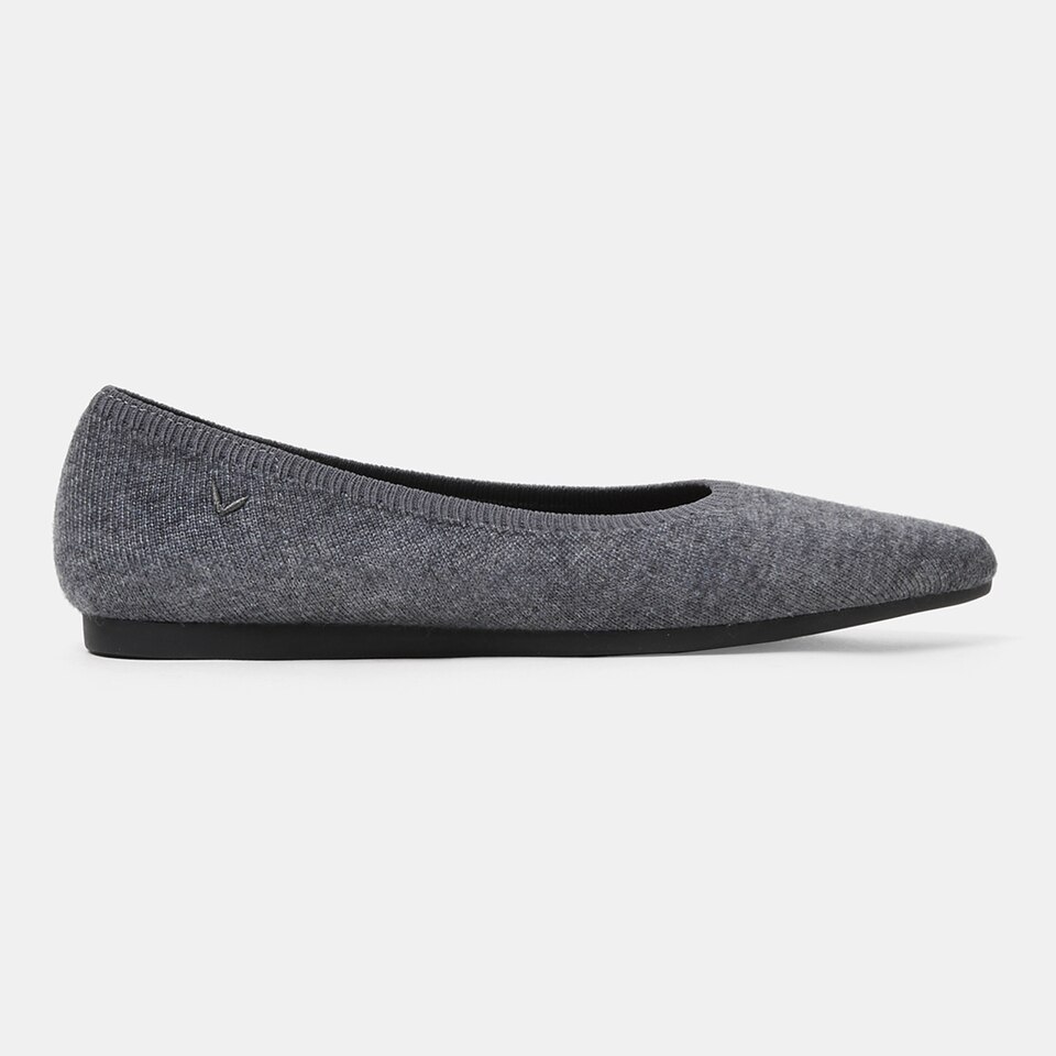 Aria Wool Pointy Flats in Rich Grey-Sustainable & Washable | VIVAIA