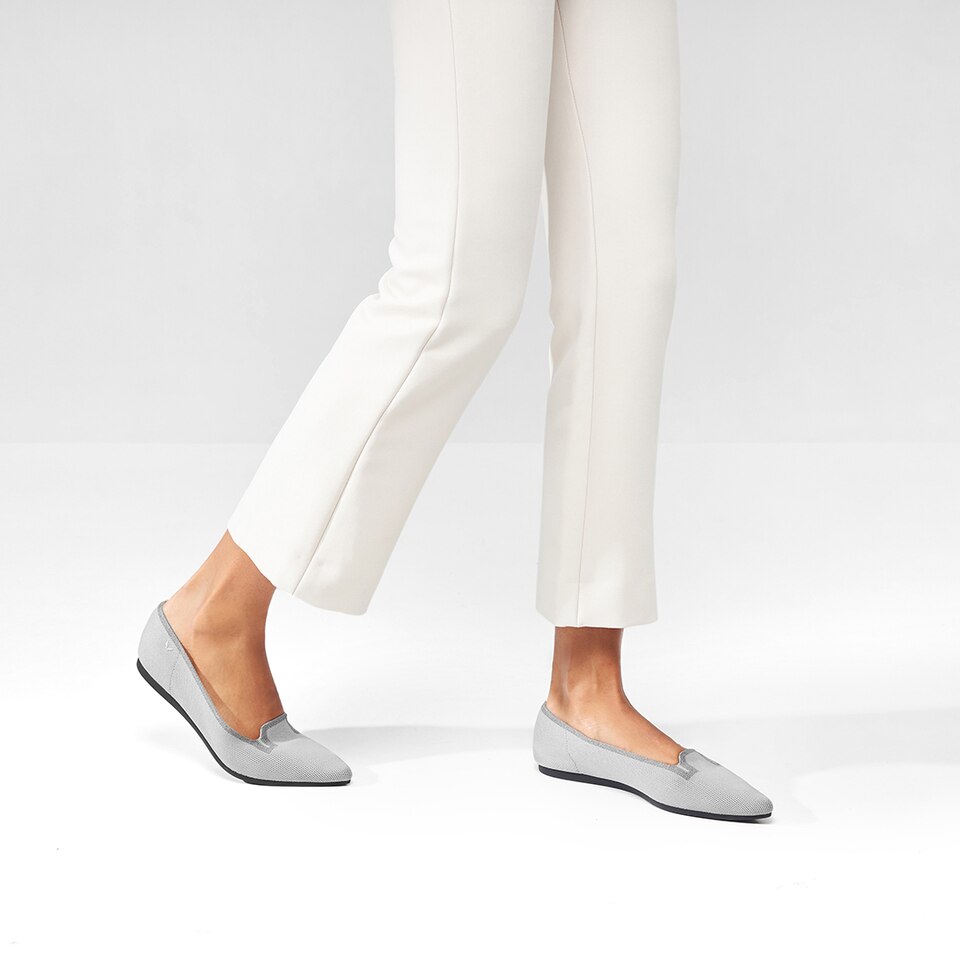 Manon Pointy Flats in Cloud Grey | Women's Sustainable, Washable and Stylish Black Shoes | VIVAIA
