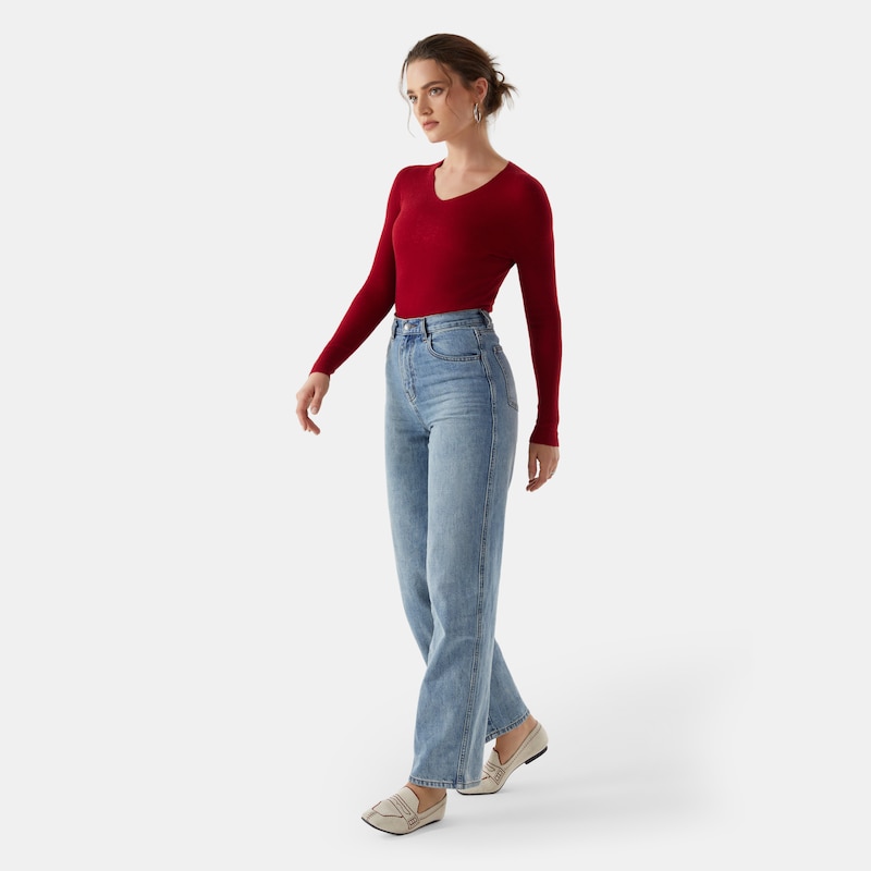 Lydia Cashmere V-neck Sweater in Garnet Red | Women's 100% Organic Comfy Knitwears | VIVAIA