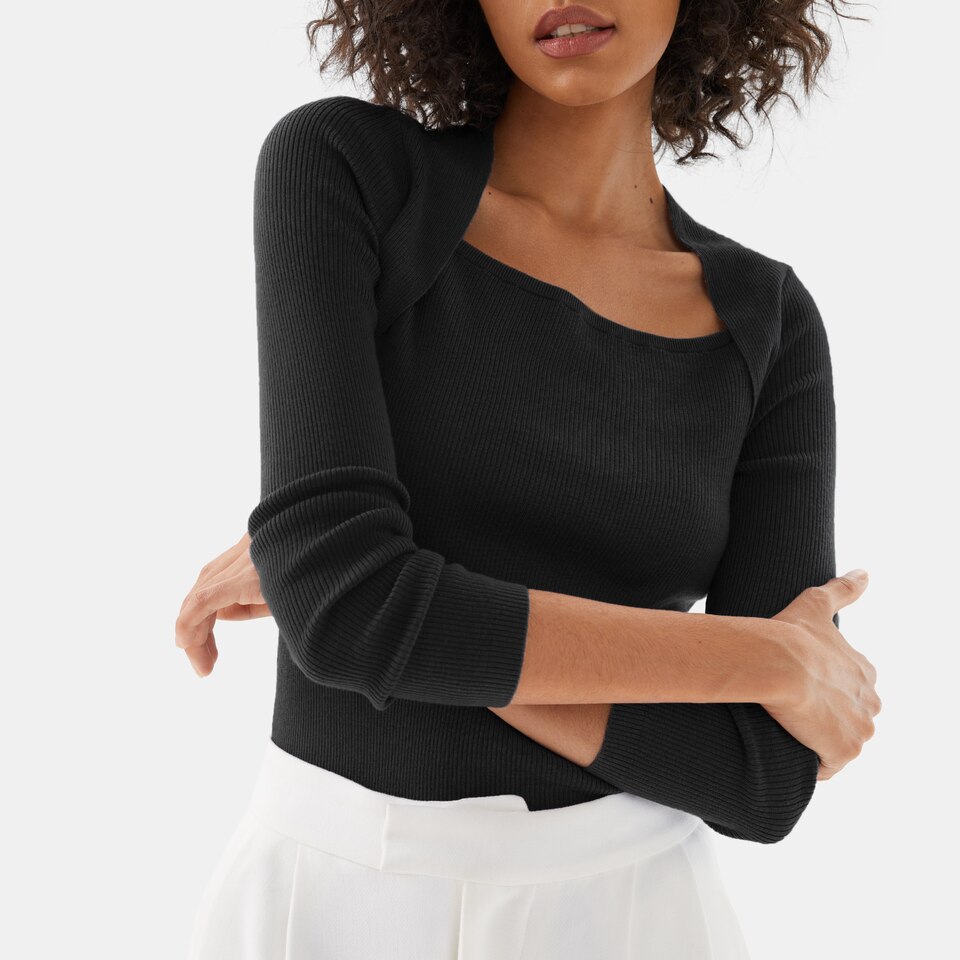 Carly Wool Cardigan Style Sweater in Black | Women's Sustainable and Stylish Knitwear | VIVAIA