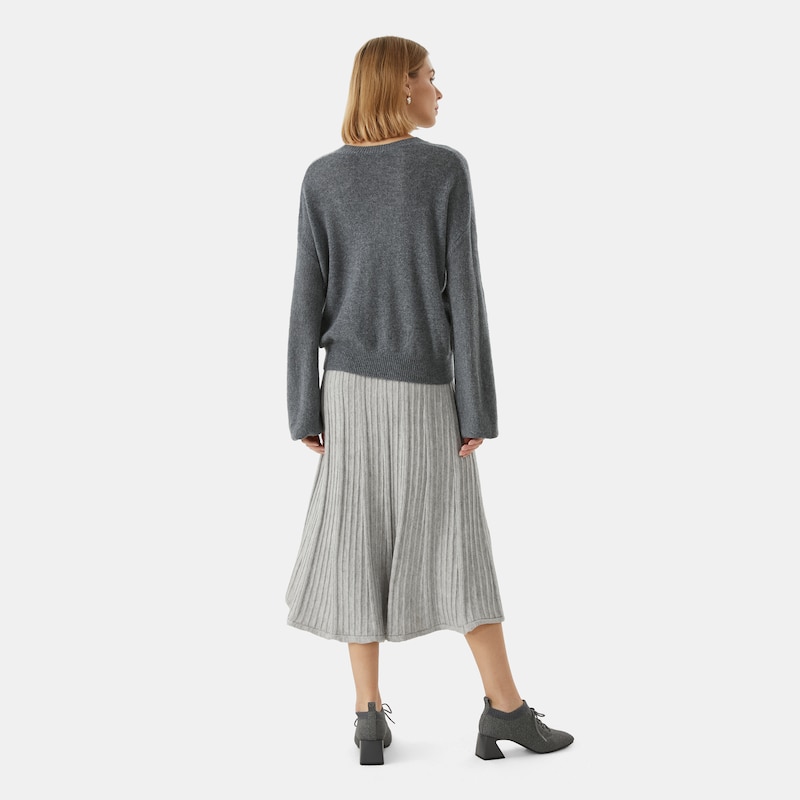 Wendy Cashmere Loose Sweater in Rich Grey | Women's Sustainable and Stylish Knitwears | VIVAIA