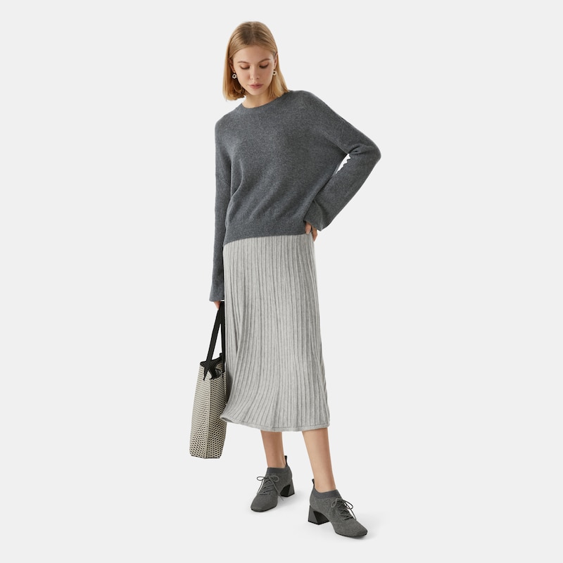 Wendy Cashmere Loose Sweater in Rich Grey | Women's Sustainable and Stylish Knitwears | VIVAIA