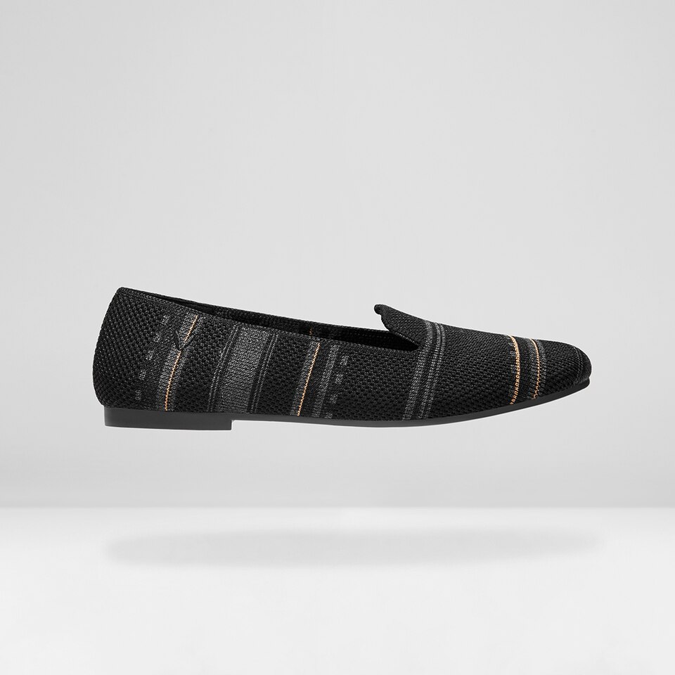 Elly Round-toe Loafers in Black | Women's Shoes | VIVAIA
