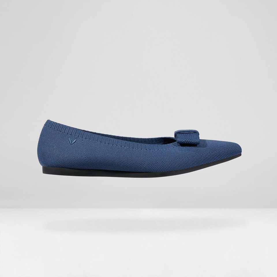 Esther Pointy Flats in Marine Blue-Sustainable & Washable Shoes | VIVAIA