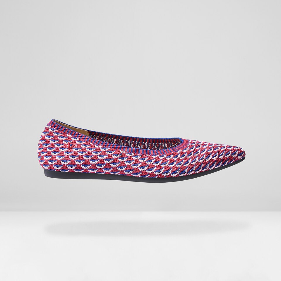 Aria Pointy Flats in Pink Waves-Sustainable,Washable Shoes | VIVAIA