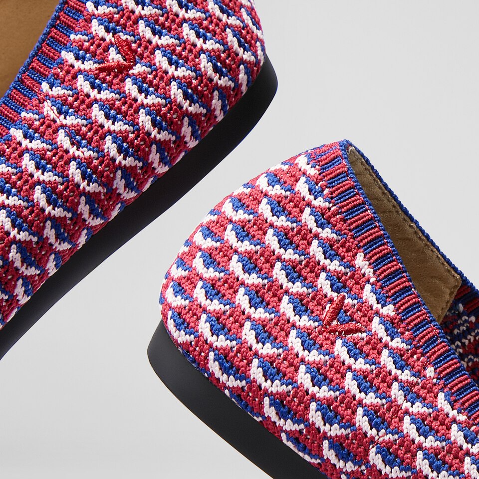 Aria Pointy Flats in Pink Waves-Sustainable,Washable Shoes | VIVAIA
