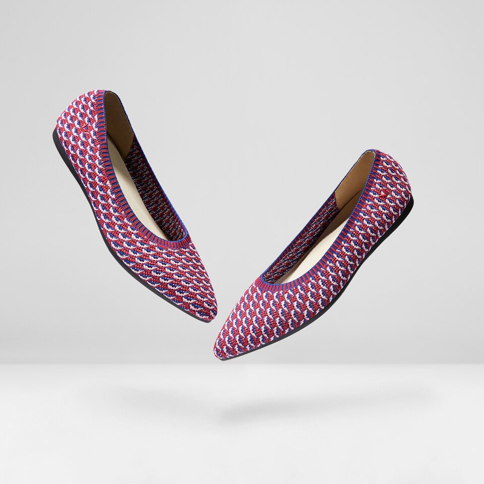 Aria Pointy Flats in Pink Waves-Sustainable,Washable Shoes | VIVAIA