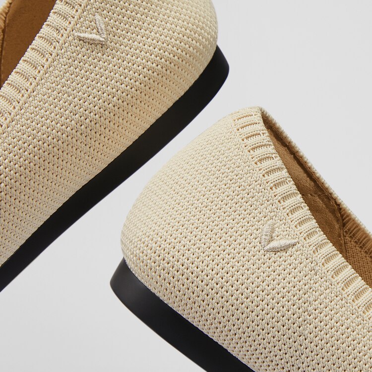 Aria5° Women Pointy Flats in Cream Ivory-Sustainable & Washable | VIVAIA