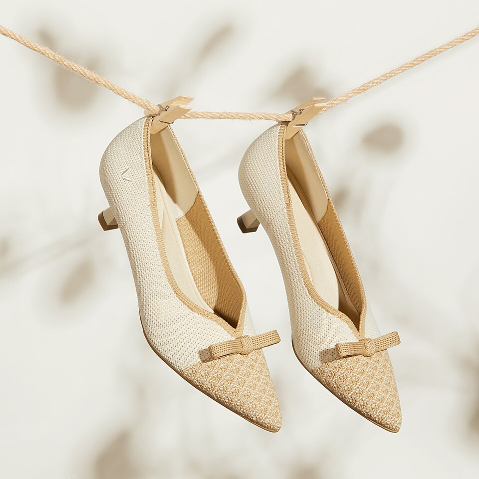 Natasha Washable Pointed-Toe Bow Kitten Heels Cream Ivory | VIVAIA