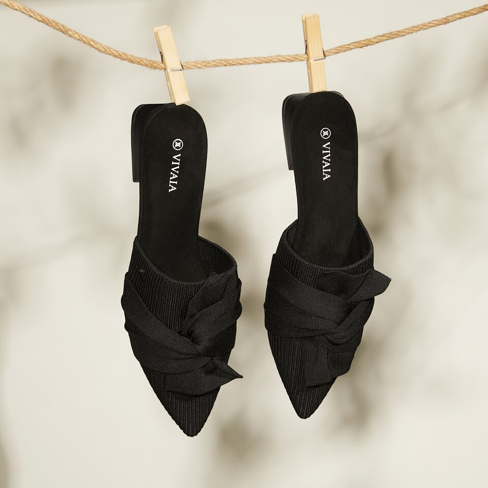 Yaffa Pointed-Toe Knot Mules in Black-Sustainable & Style Shoes | VIVAIA