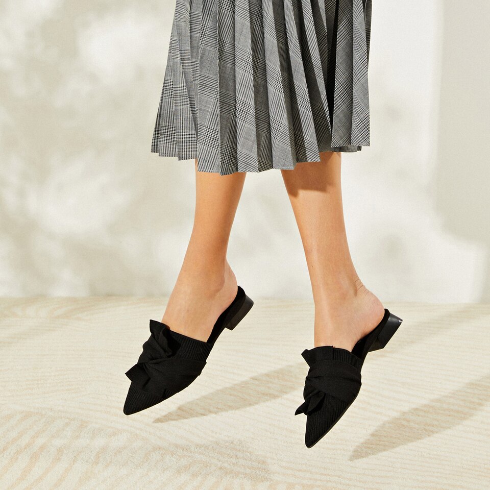 Yaffa Pointed-Toe Knot Mules in Black-Sustainable & Style Shoes | VIVAIA