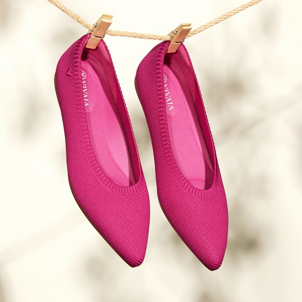 Aria5° Comfortable Pointedtoe Ballet Flats in Rose RedSustainable