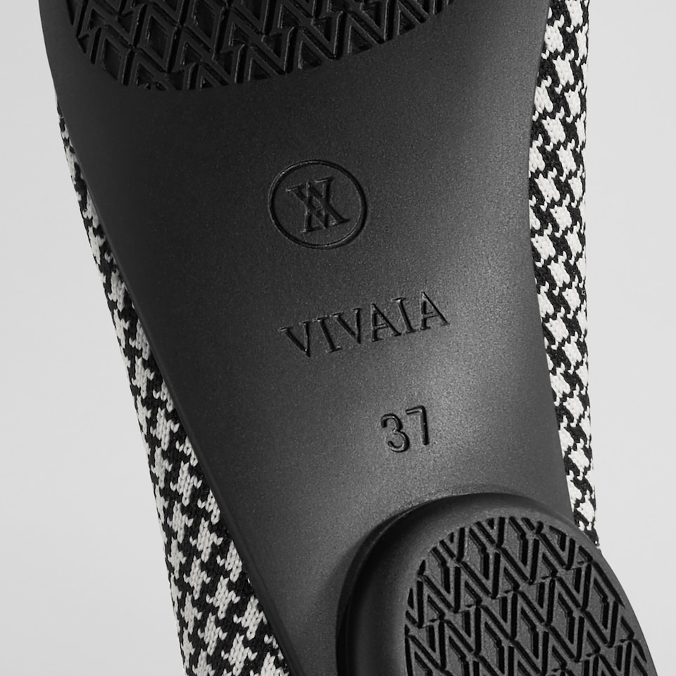 Tamia Round-toe Flats in Black Houndstooth-Sustainable & Washable | VIVAIA