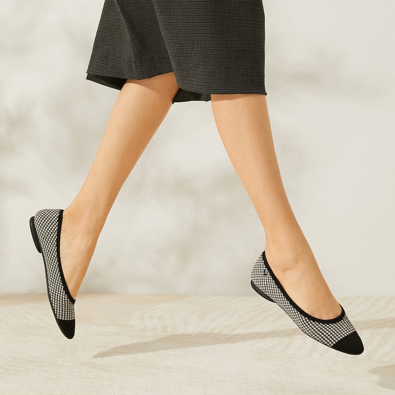 Tamia Round-toe Flats in Black Houndstooth-Sustainable & Washable | VIVAIA